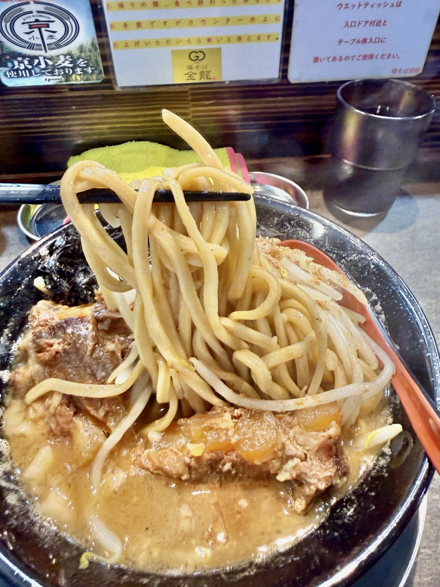 fda141's tweet photo. ２０２６年６２杯目

16日振りの豚そば金龍さん

豚カツそば

豚スープと鰹のハーモニー😍
鰹が良い仕事してます
これはうみゃい🤤

＠GoldDoragon358 https://t.co/YuHloZ432s