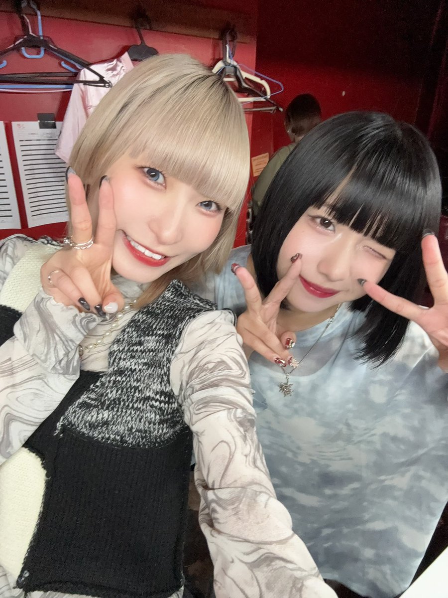 PINKY_neko's tweet photo. #五月病投与中2026
かっこよくてかわいくておもろいみつきち
少しの緊張と楽しさの中でかまして踊ってる姿に心のブレーキを外されたｮ

🐼「ファンサ/HoneyWorksさん(根本凪ちゃん歌唱ver)」💃
🐼💜「阿吽のビーツ/羽生まゐごさん」💃💃

一緒に踊れて幸だった
誕生日おめでとみつきち🫶🏻 https://t.co/rZfuoOO7kT
