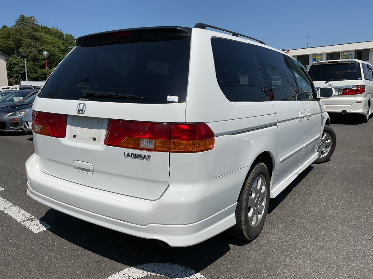 U_Selection7072's tweet photo. 入庫車情報

ホンダ　ラグレイト　3500cc  ベース
平成15年式　　116,000キロ
乗り出し総額　　999,000円

タイミングベルト当社で展示前に交換します。
DVDナビ
両側自動ドア
フルエアロ
ルーフレール
純正アルミを

今では希少のラグレイト
ちょっと距離走ってますがびっくりするくらい
キレイです。 https://t.co/YtU5kKABxv