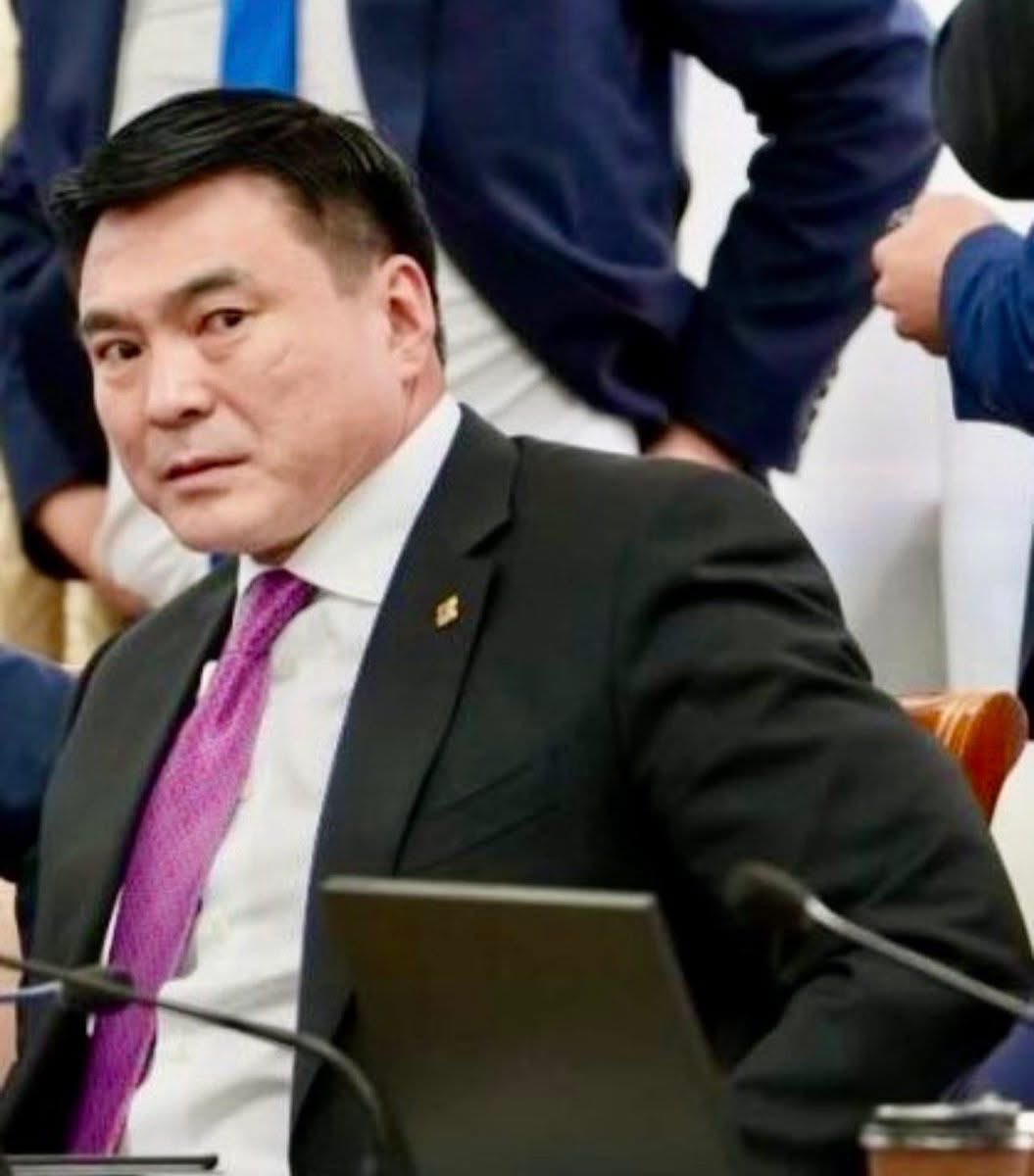 Uyanga Tsoggerel tweet media