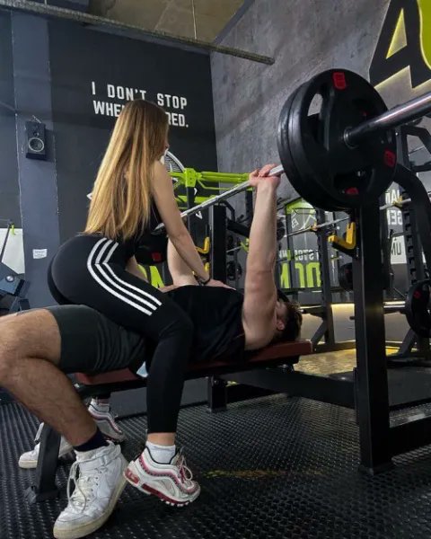 Fadroushkaaaa's tweet photo. A free gym classes gift for 1 year  https://t.co/p6wPyWRMyB https://t.co/PAsbqWntS6