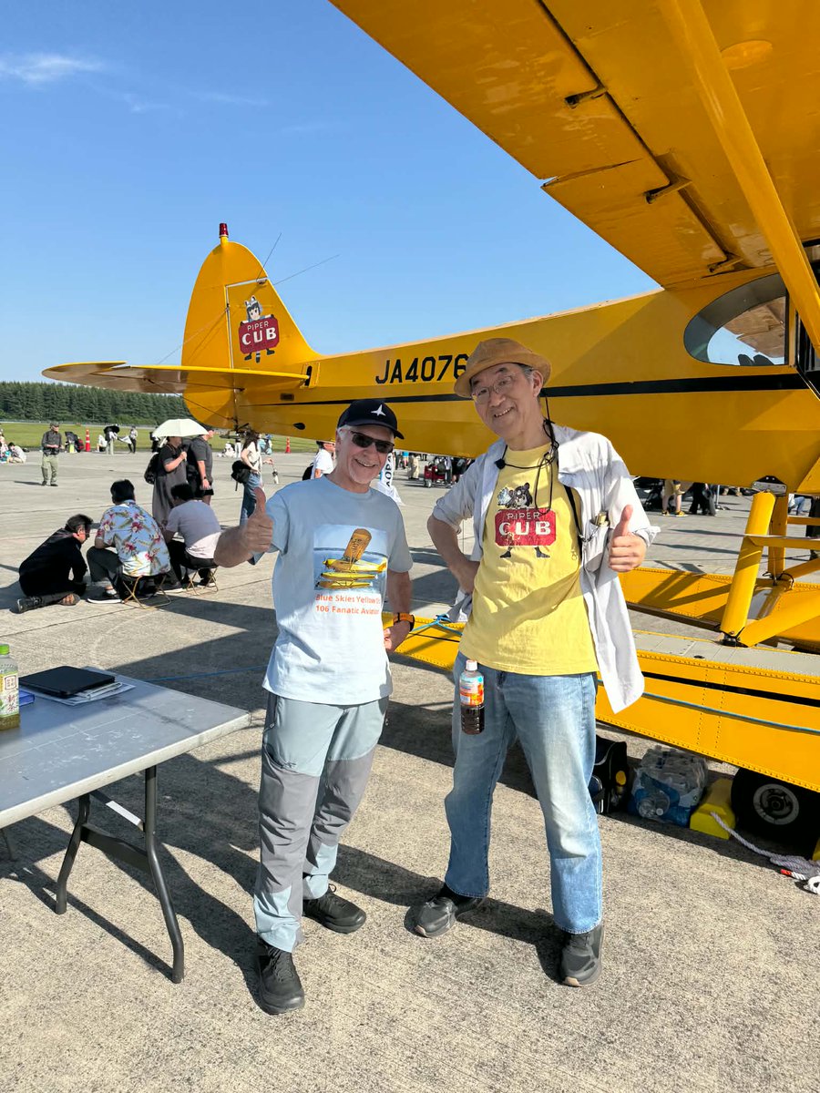 hiro971's tweet photo. 元オーナーと現オーナー
#横田基地日米友好祭 https://t.co/i1FTiBTE0p