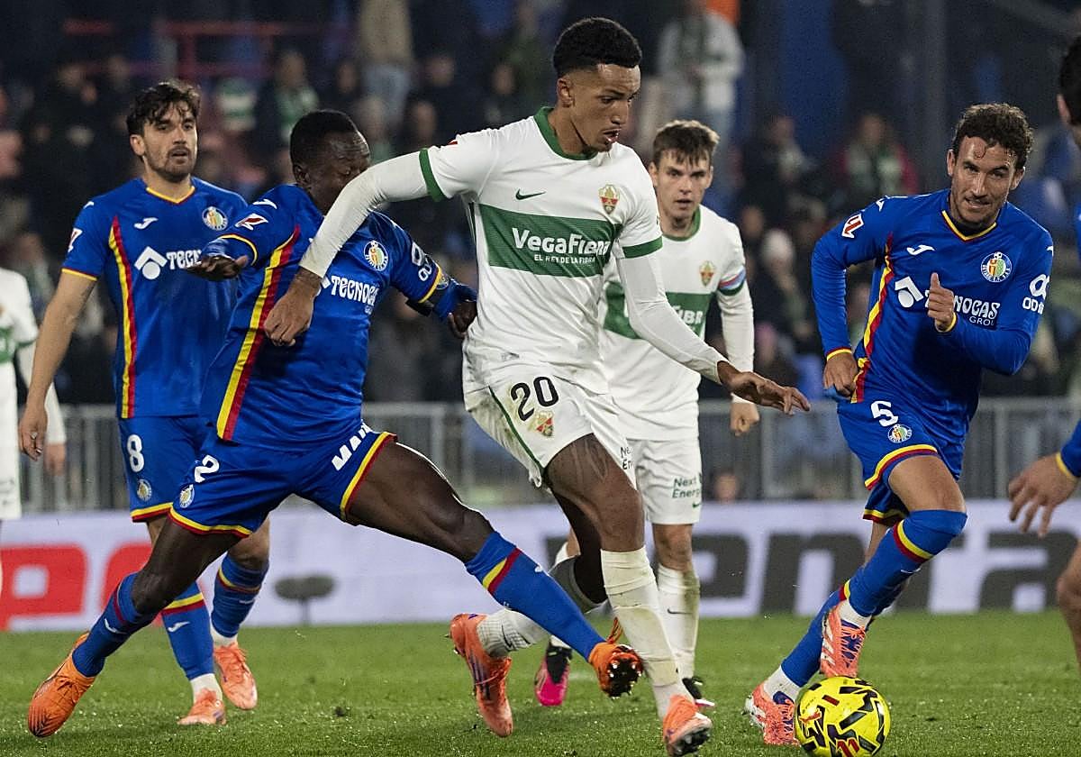 GetafeCF_Off's tweet photo. ⚽ MATCH DAY ⚽

🆚 @elchecf 
⏰ 19:00
🏟️ Martínez Valero

#VamosGeta #ElcheGetafe https://t.co/jYrOMnfPPp