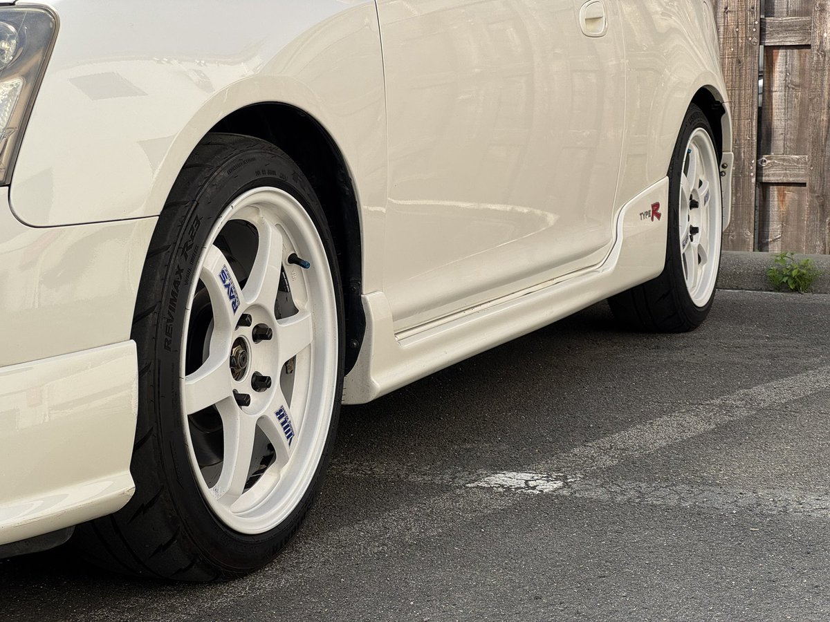 _makrill's tweet photo. EP3のホイール変えた👏

RAYS Volk Racing TE37 17×7.5J+48

図らずともシビックもロードスターも37で鍛造RAYS大好きおじさん爆誕 https://t.co/Go64uOArBw
