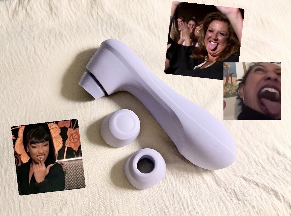 honeyrocky44's tweet photo. ขอมารีวิว Satisfyer Pro2 Generation3
Cuz this gurl had me in a chokehold!! 😵❤️‍🔥

บอกก่อนว่า นี่เป็นbeginner ตัวนี้คือของเล่นชิ้นแรกในชีวิต และบอกเลยว่านางไม่.ทำ.ให้.ผิด.หวัง!!! ฟิน มันส์ เสียว ใช้ได้ทั้งตอนเล่นสนุกกับตัวเองและตอนปั่มปั๊มกับแฟน อร๊ายยย เขินจุง><

มีต่อด้านล่าง👇 https://t.co/wnfNBgxzn1