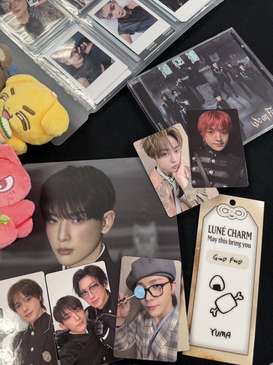 yipyipaway's tweet photo. thank you for hosting @kloudkpop @hello82official 🔥 

the exclusives were tewwww good!!! also met new lunes 🙂‍↕️🙂‍↔️

@andTEAMofficial BAY AREA LOVES YOU 

#andTEAMpopup #hello82 #82giveaway https://t.co/LZse1m7tr1