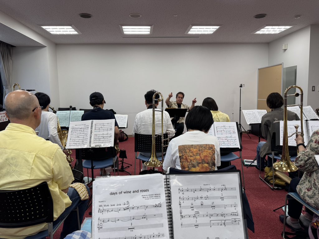 WestRootGSO's tweet photo. 本日は練習日でした。先生をお招きして指導していただきました。新曲を演奏しましたが、課題は明確になり、あとは練習練習です。次の本番は６月１４日です、ガンバります https://t.co/4lhDym2OEz