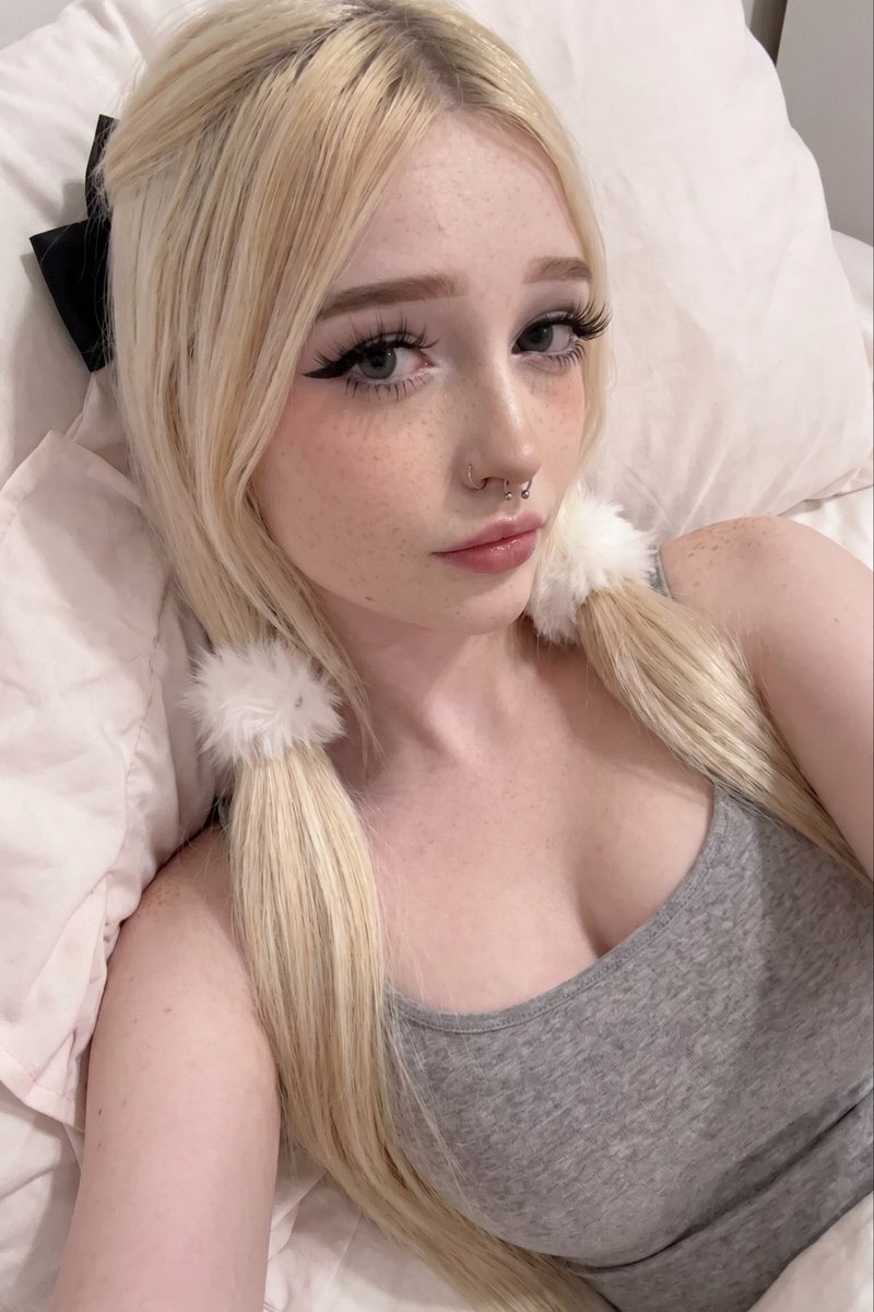 Naomi tweet media