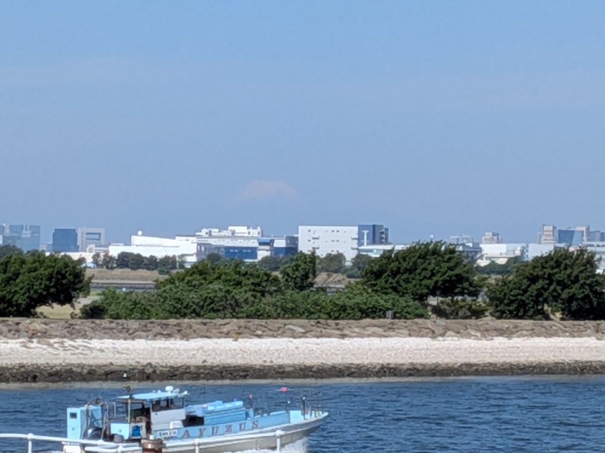 inp8553's tweet photo. 暑い日差しの中
休みの朝に久々のポタリング🚴
気づけばスカイツリーの足元まで
久々すぎて帰宅ころにはサドルに座れなくなってた😅 https://t.co/hFwEMwWej5