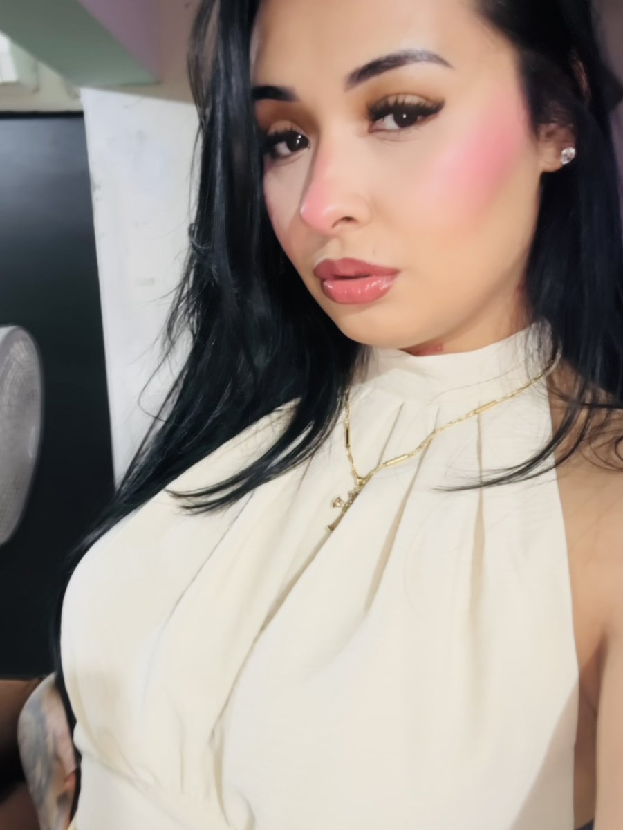 GeeSnoww's tweet photo. Say you love me rn, 
Never ask no questions 🤞🏼✨🧊
#princess https://t.co/cIfde0ShrK