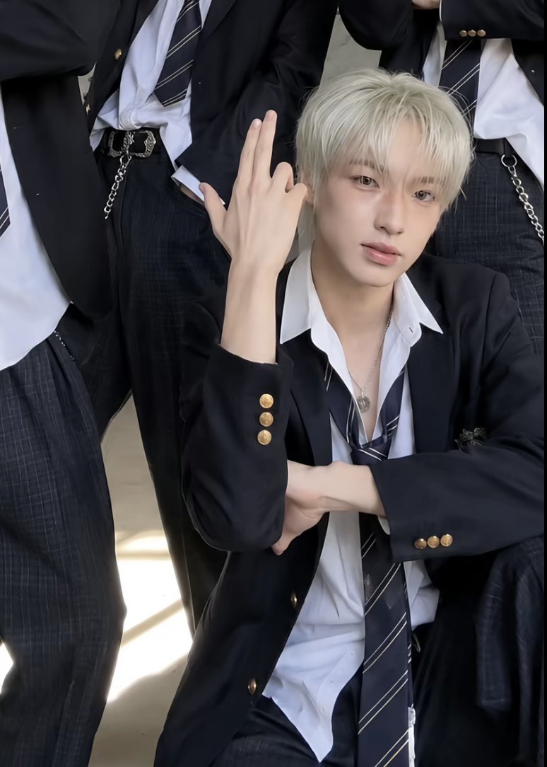 미르 tweet media