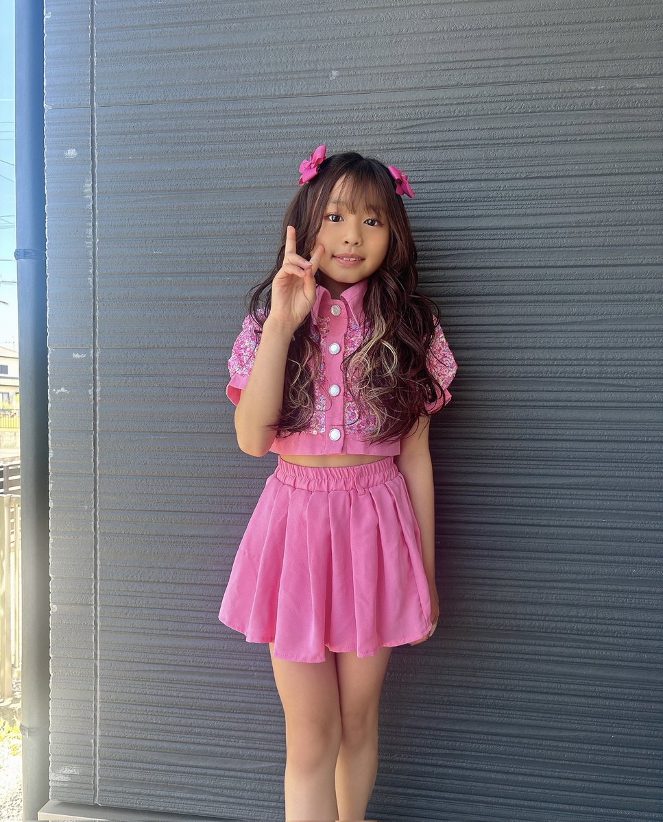 DP_ASUNA's tweet photo. 今日はFJシアターでGIRLS BANQUETのライブに参加させてもらいました‼️✨
見に来てくれた人ありがとうございました(𓂂꜆◕⩊◕꜀𓂂)
でもセリフわすれてみんなにめいわくかけちゃった…💦
ごめんなさい‼️՞߹ - ߹՞
次はもっと練習する‼️‼️

 #DIANNAプロジェクト 
 #DIANNAプロジェクト練習生 https://t.co/s43Y7NfYzN