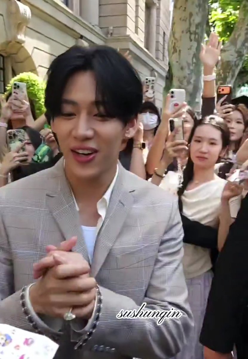 TeamYouTubeBamBam🛸 tweet media