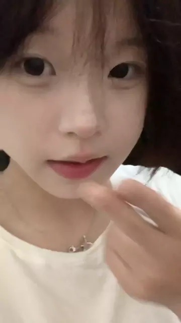19歲🍑大一學生🍑陳雨萱 tweet media