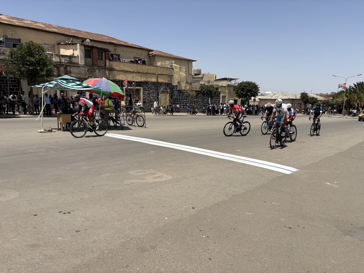TPDiploCyclist's tweet photo. You don’t have to be in the race to catch the spirit of Eritrean cycling. When there’s a race the whole city of Asmara is on its feet. And not to forget: racing is for the young and the older, women and men! I love it! https://t.co/sXfN3uxgjB