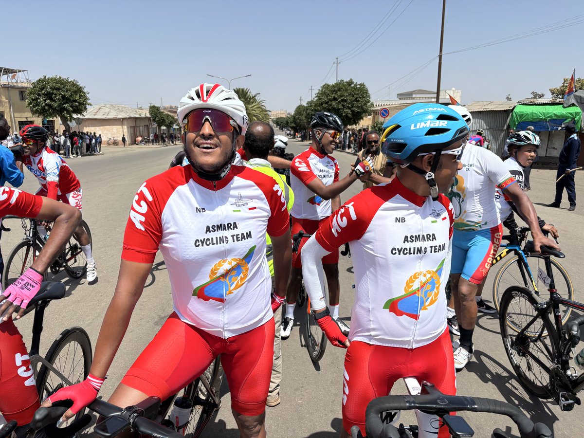 TPDiploCyclist's tweet photo. You don’t have to be in the race to catch the spirit of Eritrean cycling. When there’s a race the whole city of Asmara is on its feet. And not to forget: racing is for the young and the older, women and men! I love it! https://t.co/sXfN3uxgjB