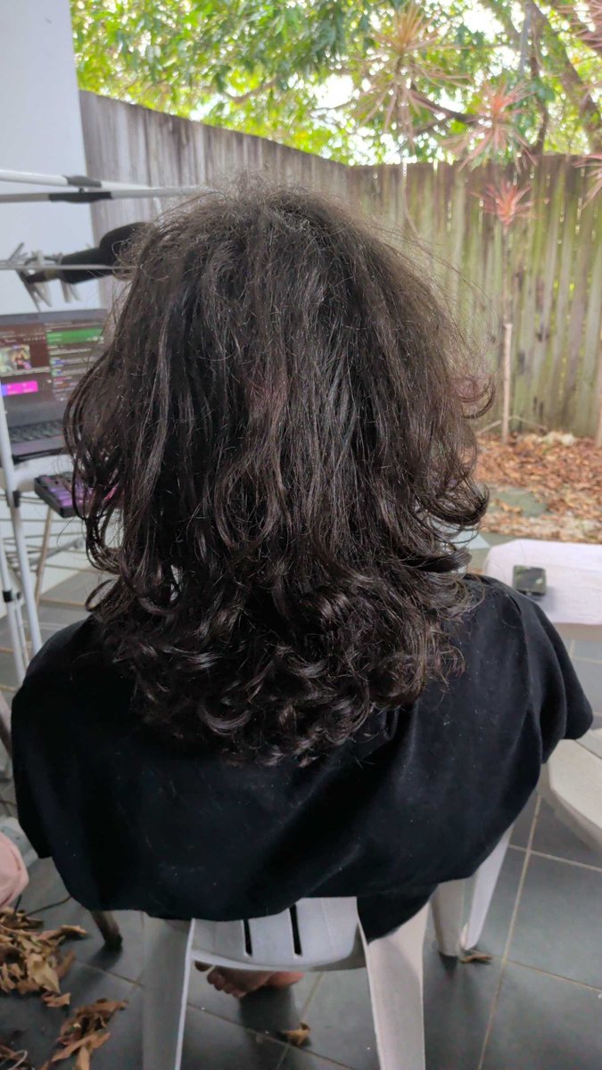 Blue23210's tweet photo. THANK YOU TO THOSE WHO JOINED THE SMALL SCUFFED LAPTOP STREAM!! DACKERS LUSHIOUS HAIR IS GONE!!! @dacker109  For @QLDStreamers @GameOn_Cancer my overall team milestone we hit at Animayhem!! BEFORE AND AFTER PHOTOS!! (clips will be made later!)

It was a bugga hehe but we did it!!! and small lil drink review live!!

We raided out to the amazin @PikaChika702 with My vt mother @MomooVT and others in a call at the time just chilling hehe :3 https://t.co/TLtqloQVtf