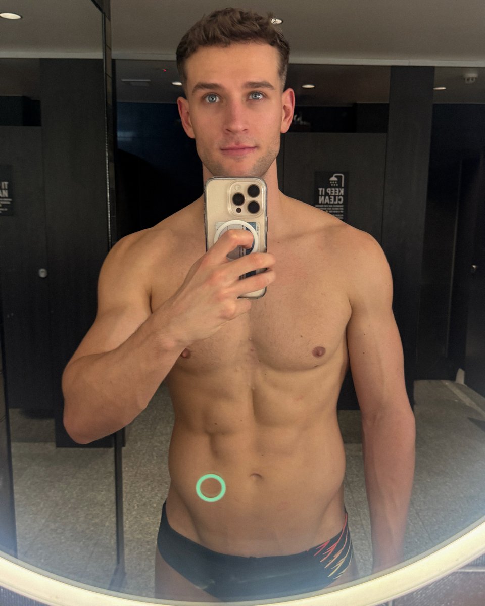 Sam Holister tweet media