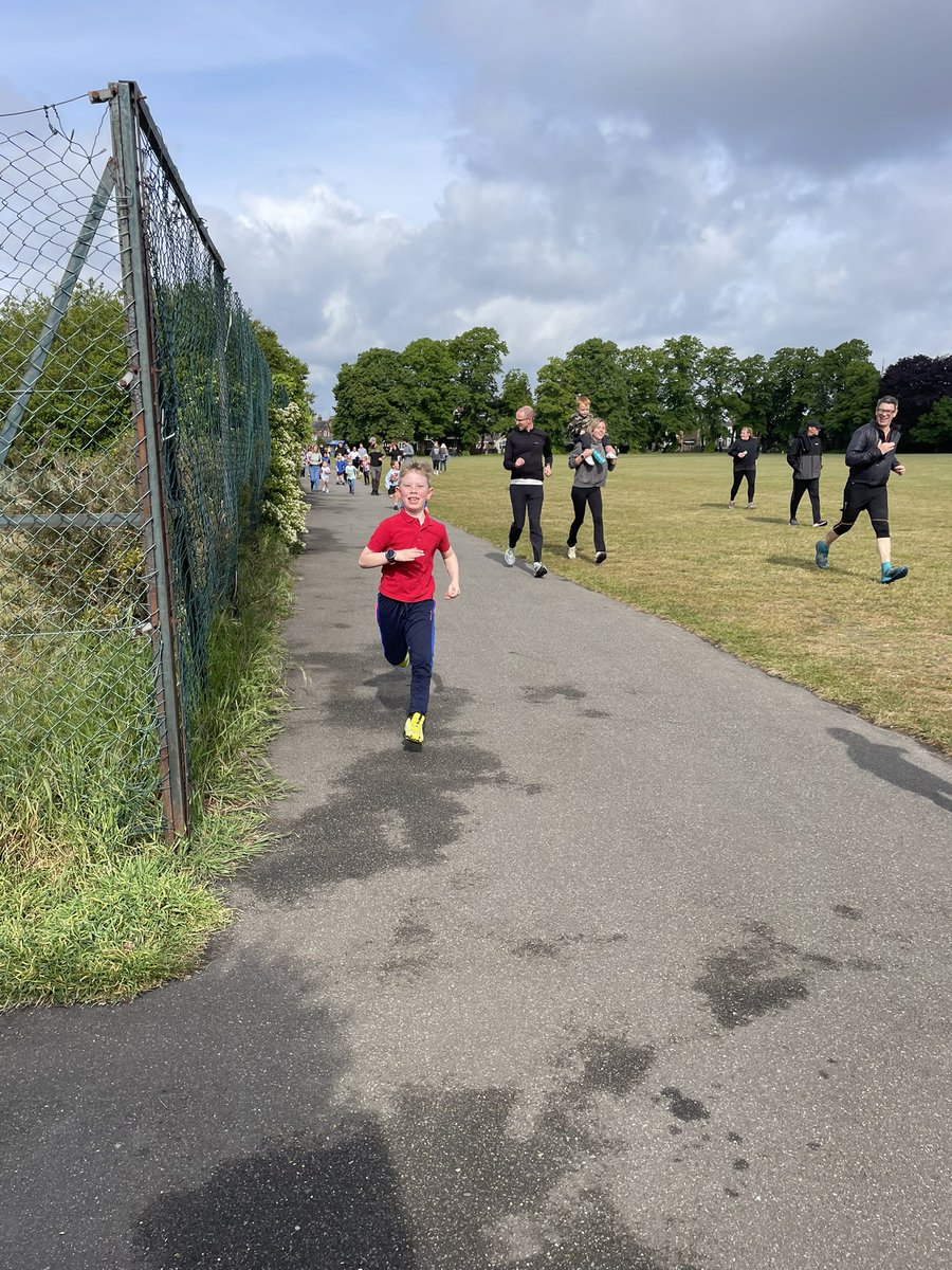 MessingPrimary's tweet photo. Congratulations to our park runners and their families this morning. A brilliant effort on a sunny Sunday morning 🏃🏼 AgentsofChange https://t.co/I07bSC5okK