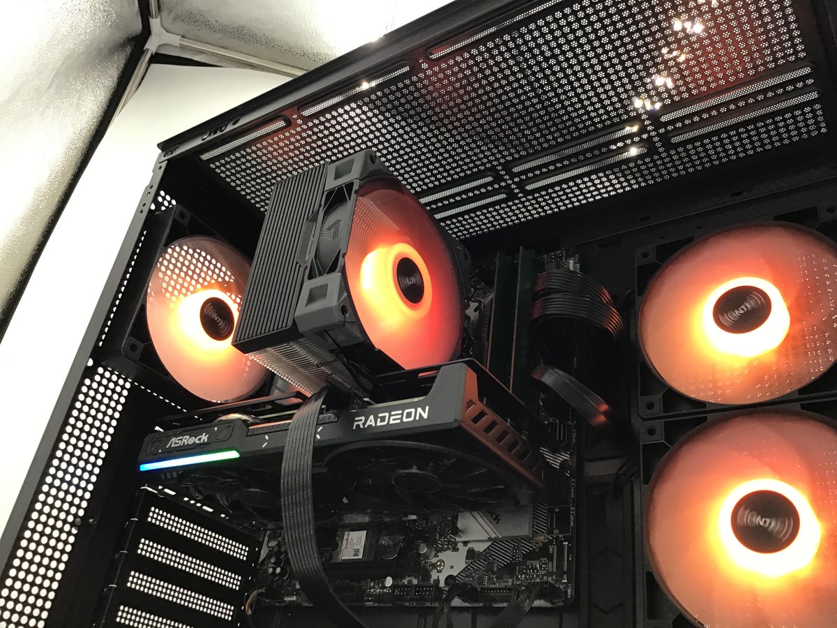 お客様より #組立代行 のご依頼をいただいたPCをご紹介✨ 【注目