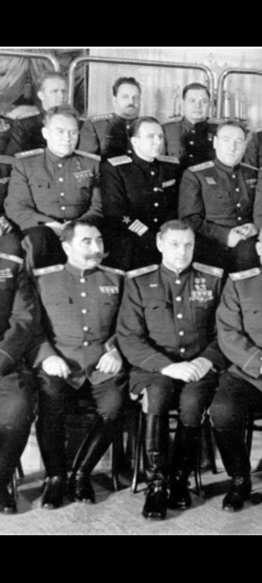 TeamIron15's tweet photo. Константин Константинович такой компактный на самом деле https://t.co/5Vkga8fXEz