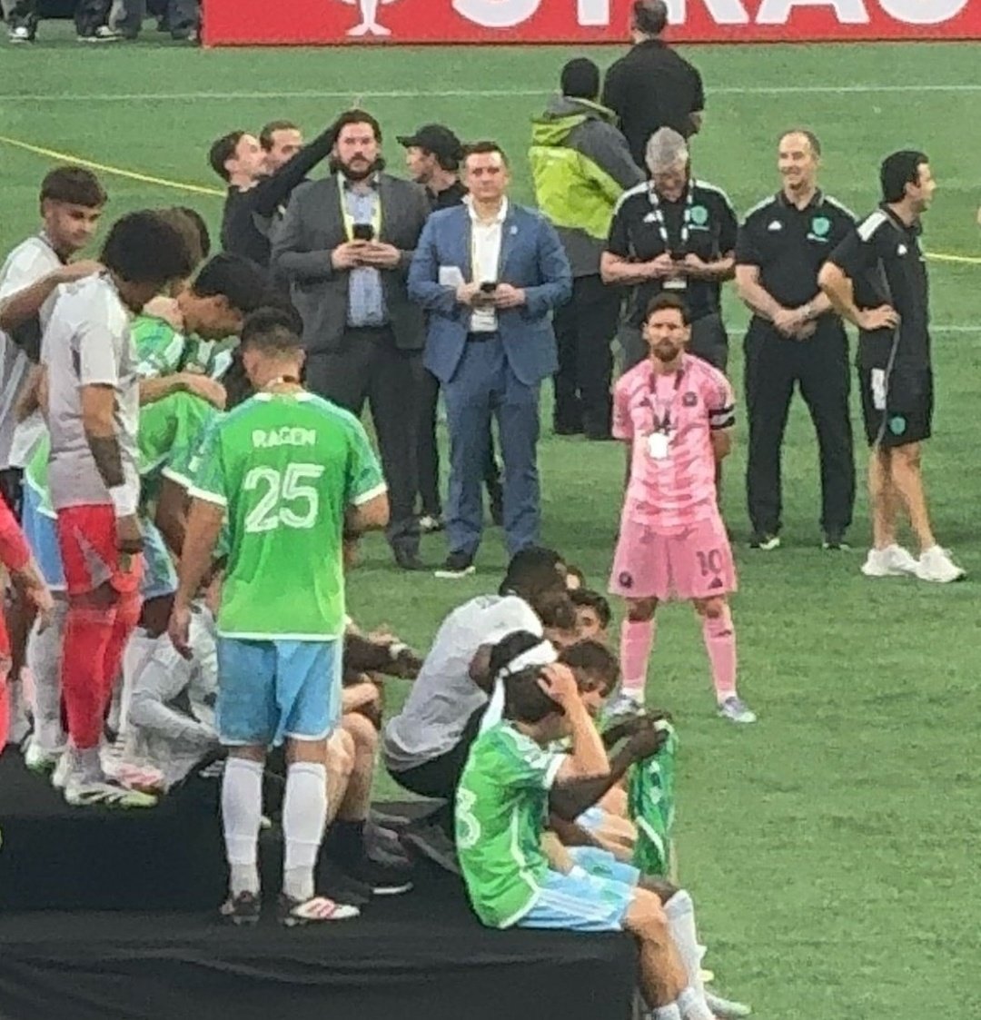 Llourinho tweet media