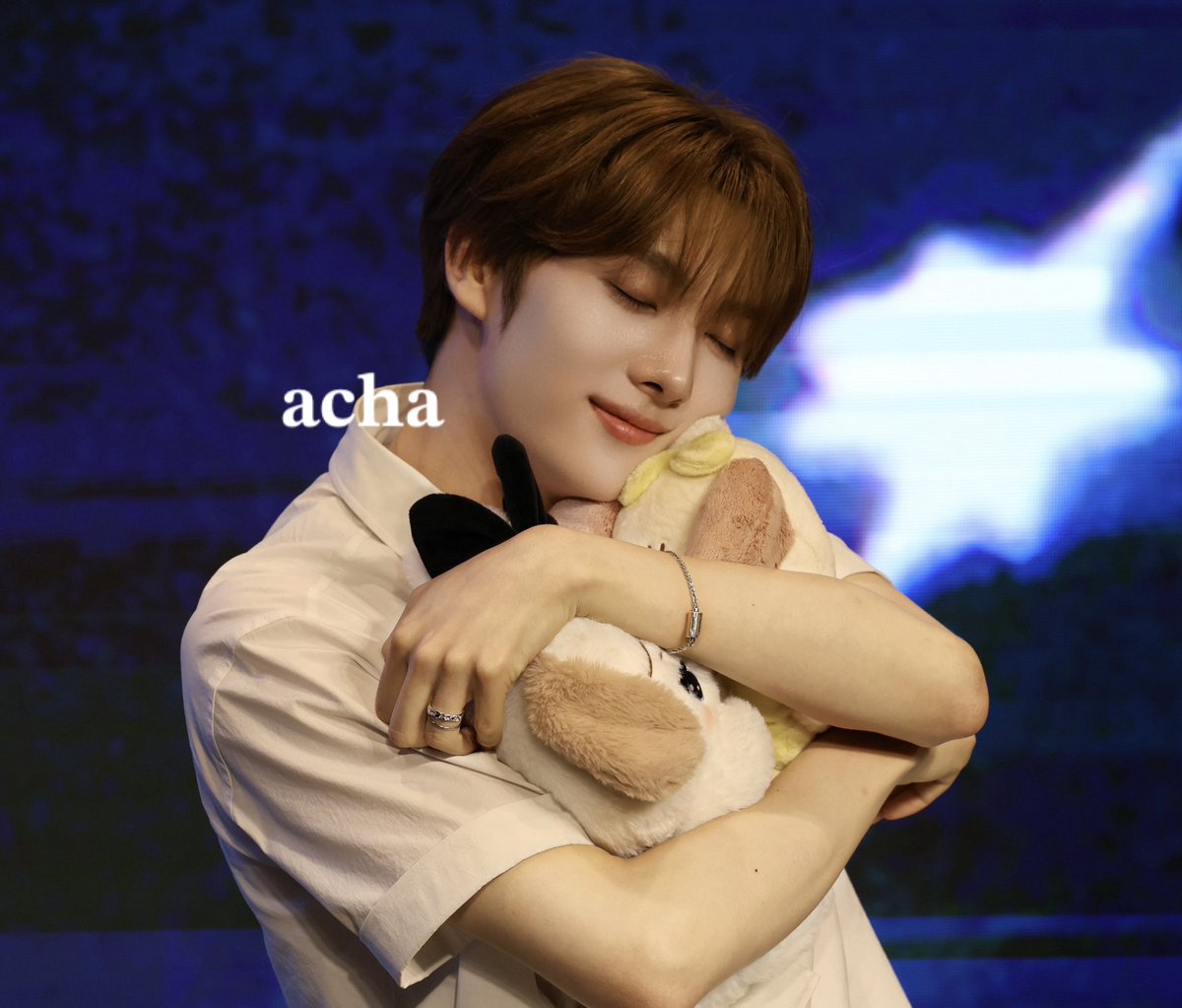 𝐚𝐜𝐡𝐚 tweet media