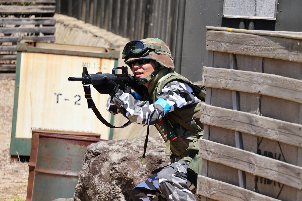venator_LMG's tweet photo. #サバつど1st
皆さまお疲れ様でした、シティカモ着てた奴です。
この装備を見てHECUと伝わる方が思ってた以上に多くて嬉しかったです…！
また何処かのフィールドかインスタンスでお会いしましょう！
※ゲーム中はガスマスクではなくシューティンググラスを着用しているのでご安心ください https://t.co/zyqHUEbLBc
