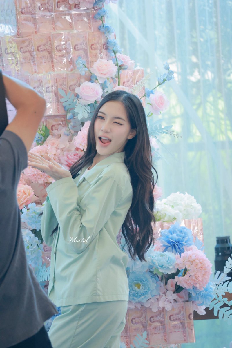 Mortalzai's tweet photo. like

#blejie 
#pangjiewr 
#Mable_Siriwalee 
#mablepangjie 
#ClaireBellFansign https://t.co/gCuuTtCanz
