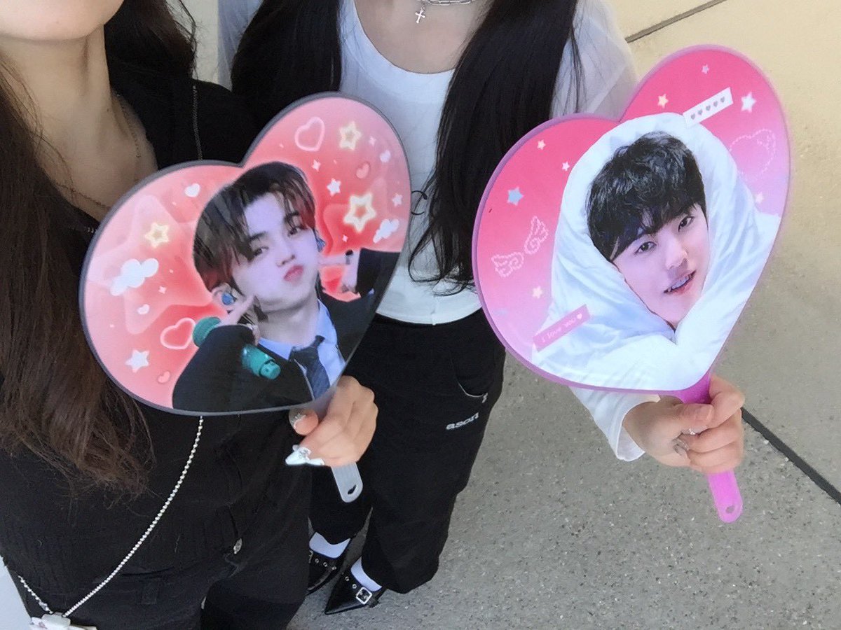 _h0gul's tweet photo. 0131.0205   CXM✨ https://t.co/j3fenMnAL8