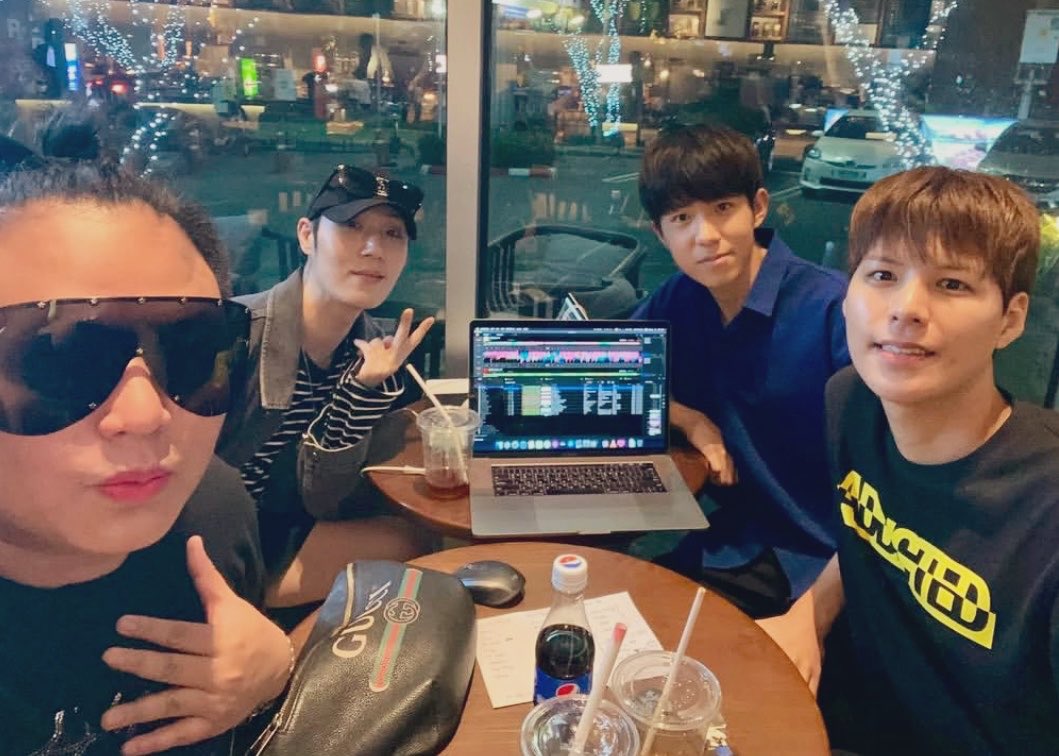 CPark70913's tweet photo. โอ้ยยย…ชั้นขอขำ 

พวกปฏิเสธความสนิท
ของ คล นด กับ จด คบ มาก

แค่ยอมรับว่าเค้าสนิทกัน
มานานและเค้าก็รักน้องมาก
และก็รักเพื่อนเค้ามากเช่นกัน 
นี่มันยากนักเหรอ 

คนไม่สนิทกันมานานที่ไหนจะทำอะไรให้กันเกือบทุกอย่างคะเธอตลก 😂🤣 https://t.co/AbKleFoUri