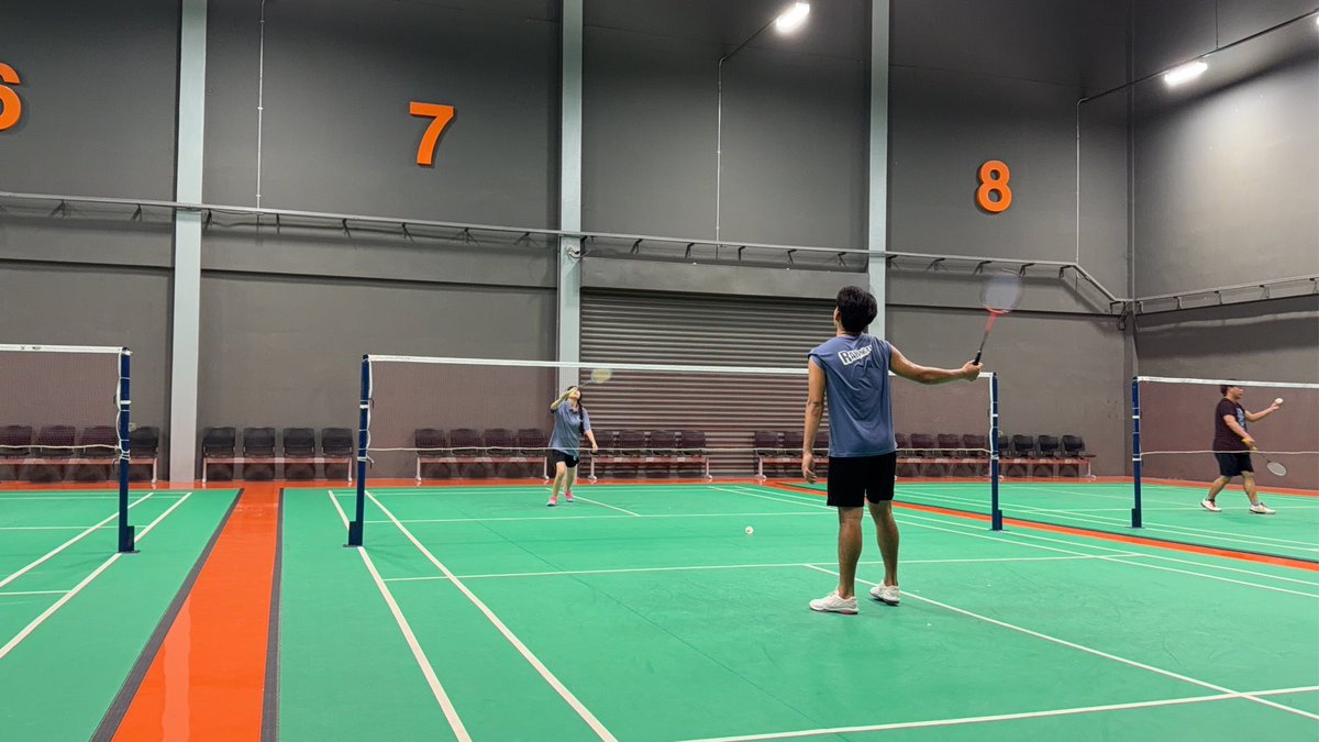 bitch_bear7's tweet photo. 🏸🏸 https://t.co/icGMYu4oU8