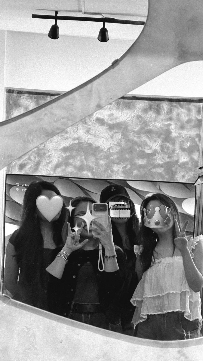 B — 🩵 🎞️🩵 tweet media