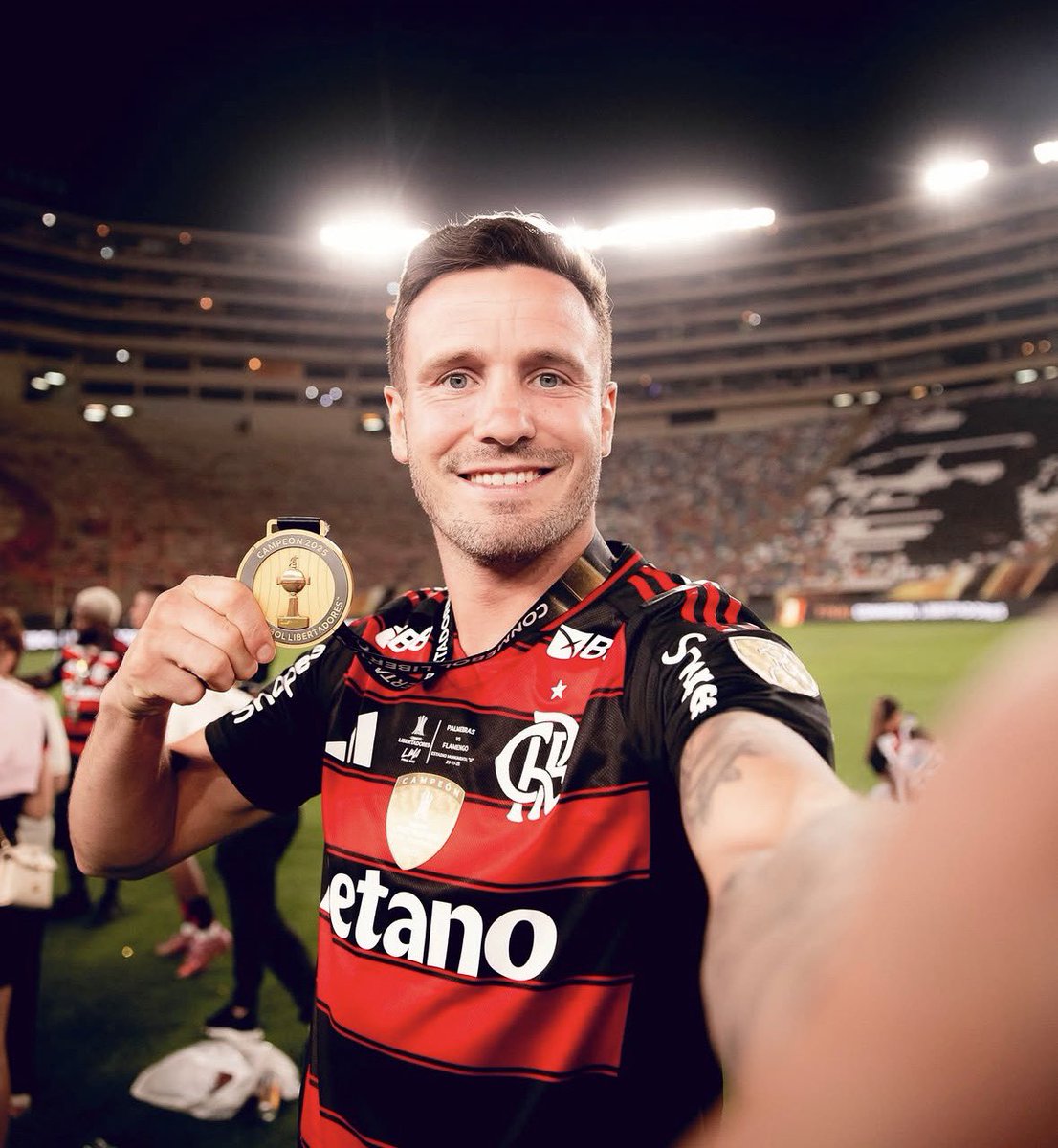 menterubronegra's tweet photo. 😤Nosso meio campo hoje vai ter qualidade demais, o Craque volta a ser titular! https://t.co/PDTJ7mq2nE