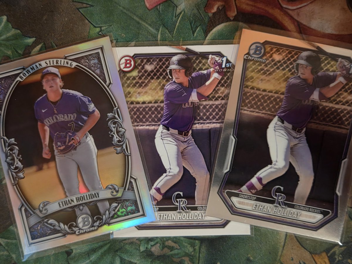 adrain_4's tweet photo. @Elliott0924 @davisdugout @premiercards_2 3 Munetaka Bowman rookies $20 shipped

Ethan Holiday Bowman lot $20 shipped https://t.co/mKmCuXu493