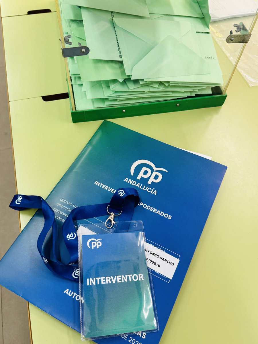 ppandaluz's tweet photo. 👏🏽 Muchas GRACIAS a todos los interventores/as y apoderados/as que estáis representando al Partido Popular de
Andalucía durante el día de hoy en las #EleccionesAndalucía 

¡Andalucía decide su futuro!

#ConLaFuerzaDeAndalucía https://t.co/ItsjPemSzr