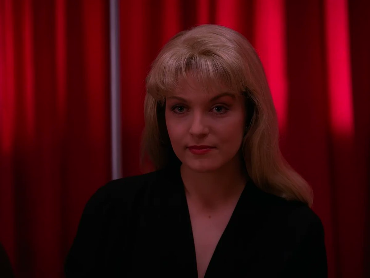 Every Twin Peaks Frame In Order tweet media
