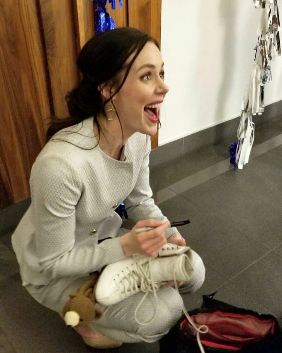 DLIBHALOSHEART's tweet photo. happy birthday to the only woman ever, the most beautiful and gracious, and also the most talented — tessa virtue! 💝 https://t.co/XEm0tU1Oaa