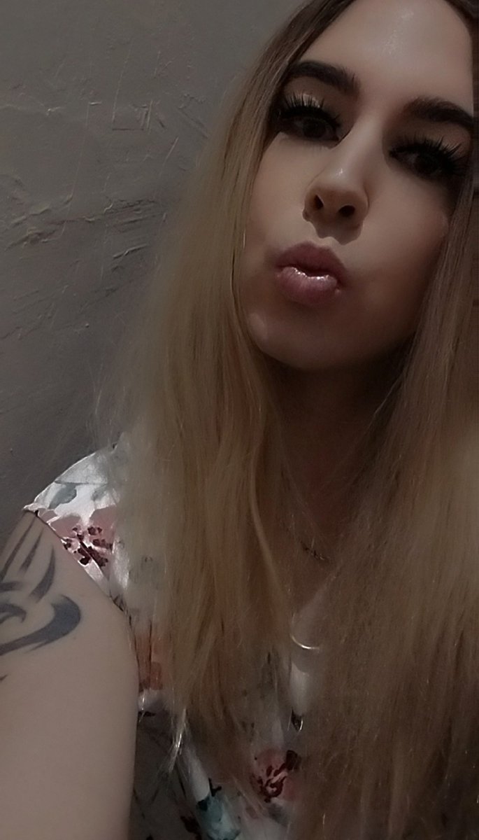 SISSY FLORINE tweet media