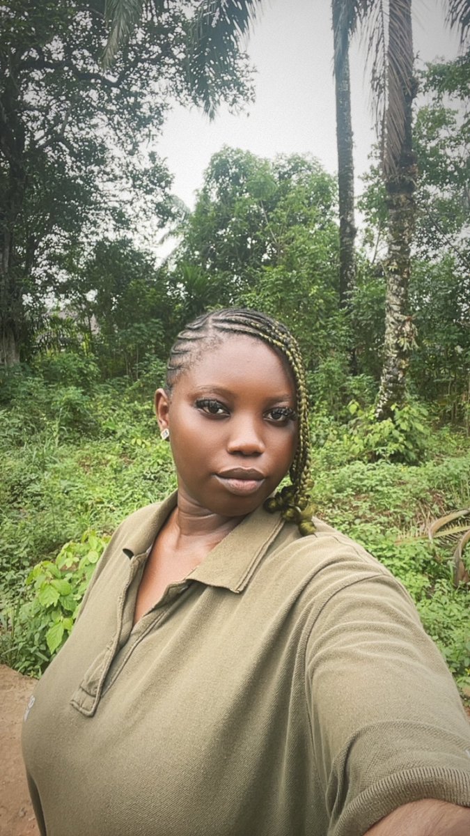 im just a girl🌻 tweet media