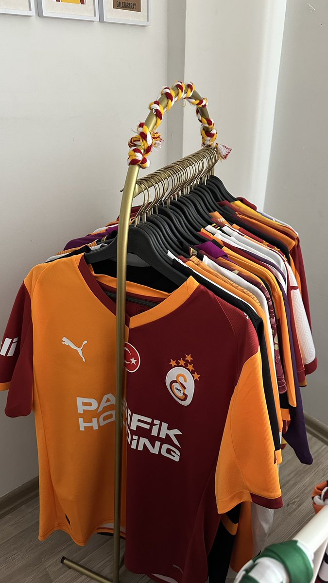 Büşra Cansel B. tweet media