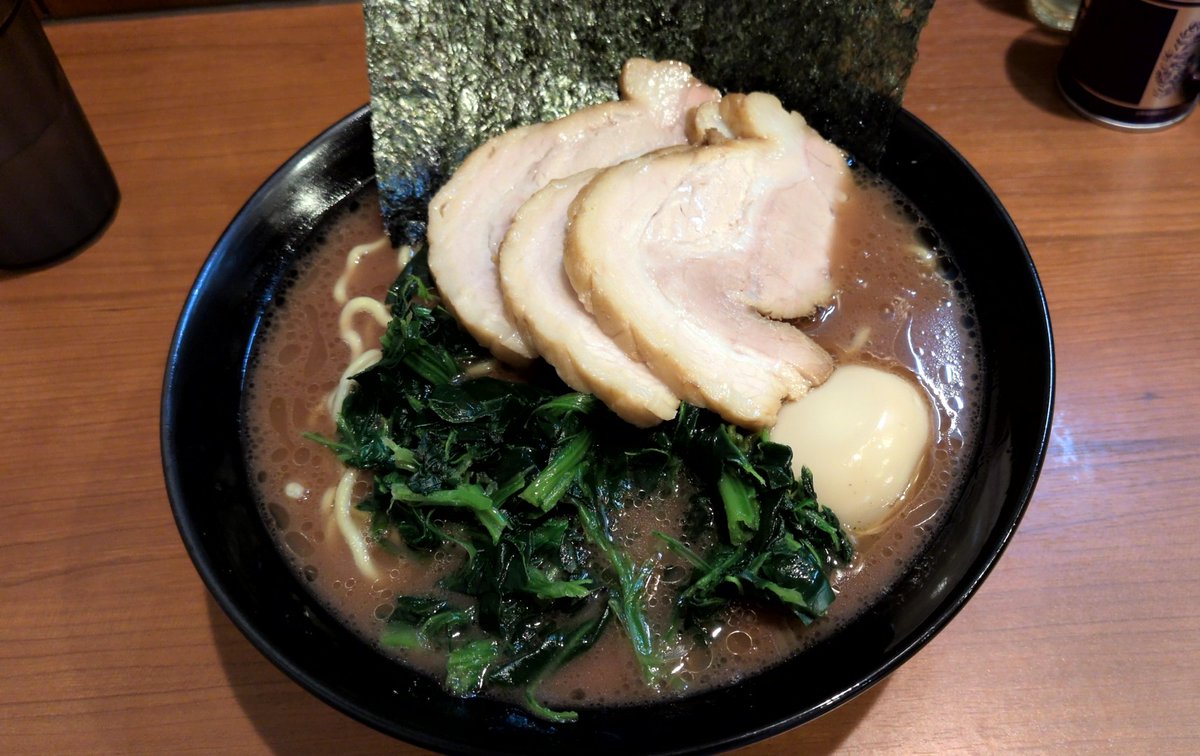 うおあ tweet media