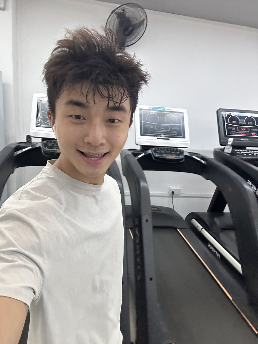 黄博城啊啊 tweet media