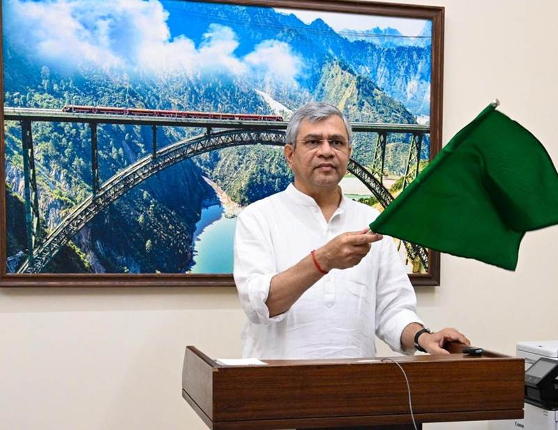 PIB India tweet media