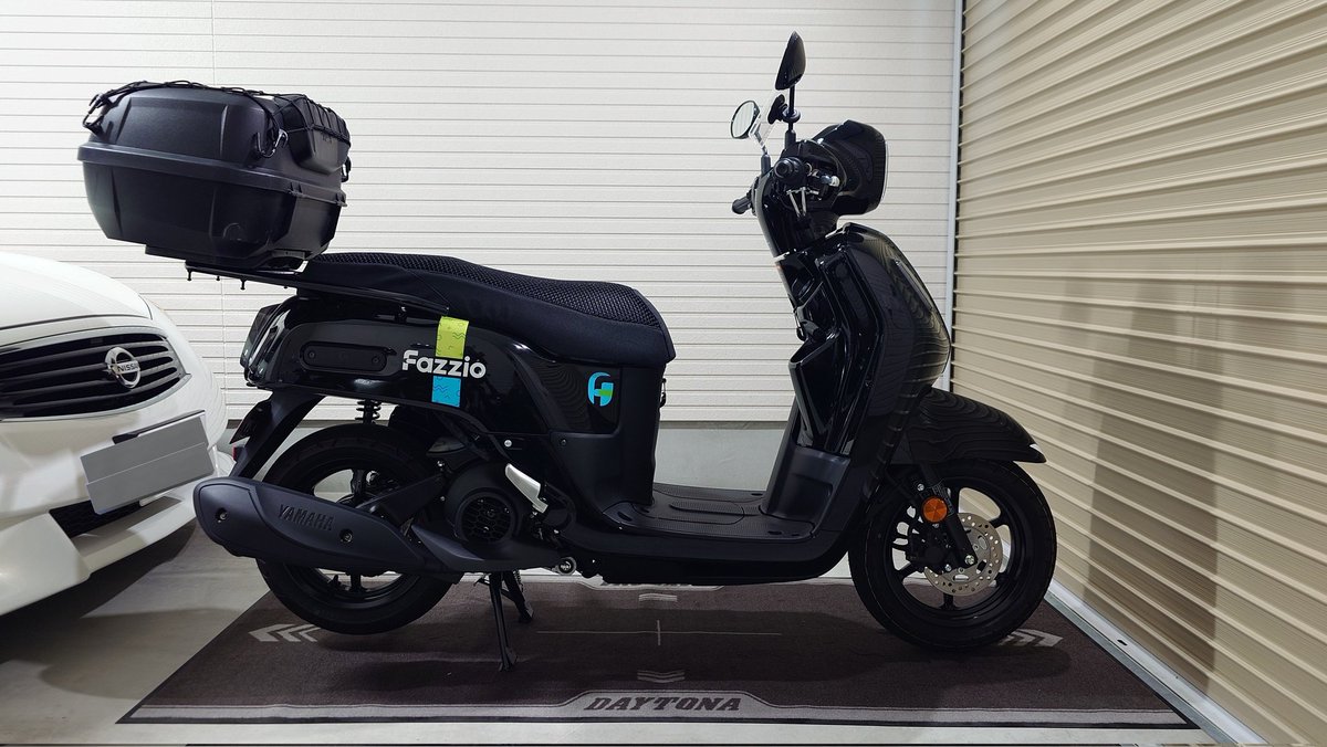 eIpsycongroo's tweet photo. 位置が微妙なFazzioの側方反射板
初代R25(1WD)のステーを使って
FRフォークへ移設してみたよ
地味なカスタムだけど満足度高い！ https://t.co/0FmxkHjMdZ