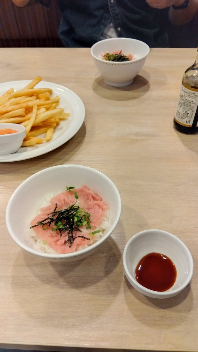 あさげ tweet media