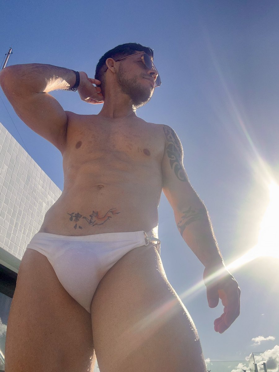 aniervson's tweet photo. Desejo desse domingo chuvoso! 🫠

#piscina #praia #sol #sun #sunga #speedo @elesdesunga @fotossungas @SpeedoFrot @sungasarradores @speedopouch @SpeedoBoy12 https://t.co/tKU0YKUcqU