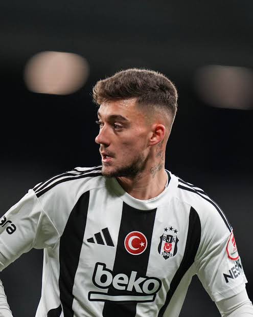 kodBESİKTAS tweet media