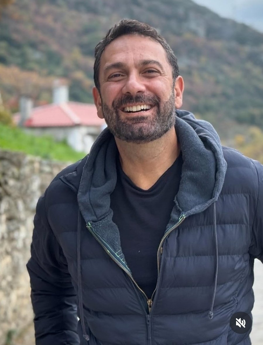 panos_katos_eu's tweet photo. Σε ποιο τουϊτεροπουλο αρέσει ο Μιχάλης Μαρίνος; #kalytera https://t.co/KBbRElH2aH