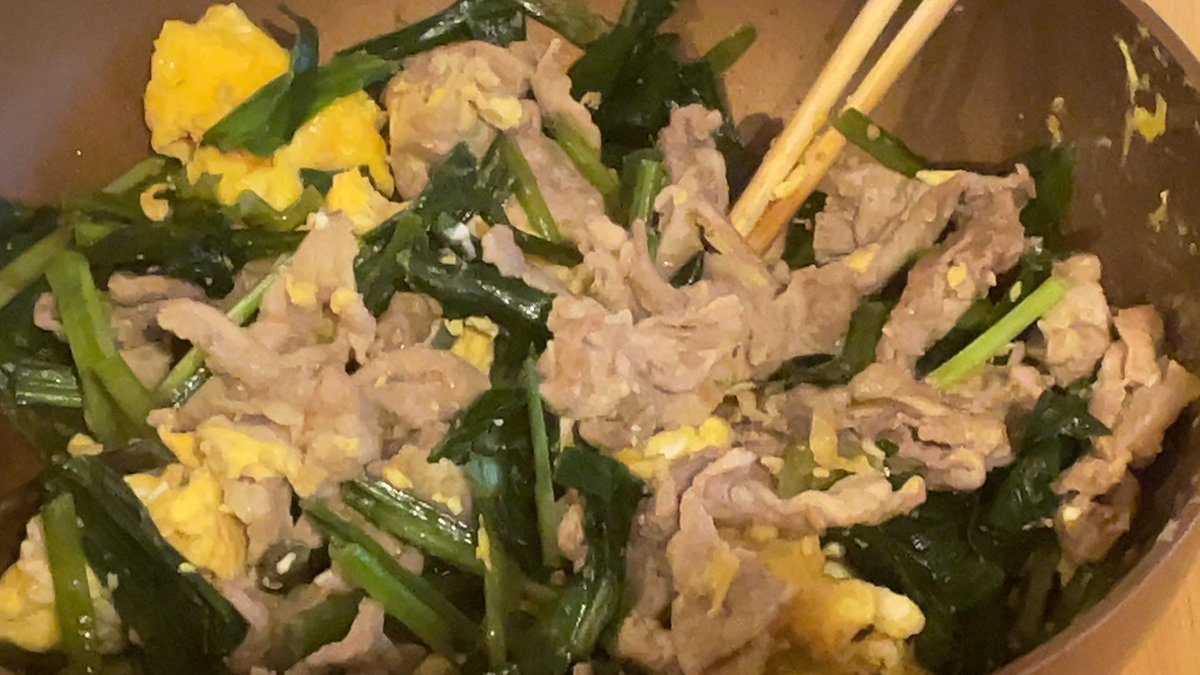 baldhead168's tweet photo. 夜の男飯😎

行者にんにくと豚肉の味噌炒めとたけのこ〜！
たけのこは辛味噌でいただきます😋 https://t.co/je0Rviim94